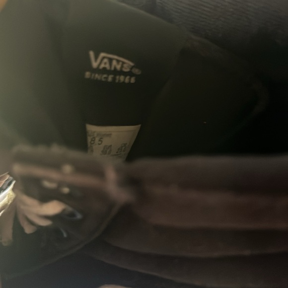 Vans - Picture 3 of 3